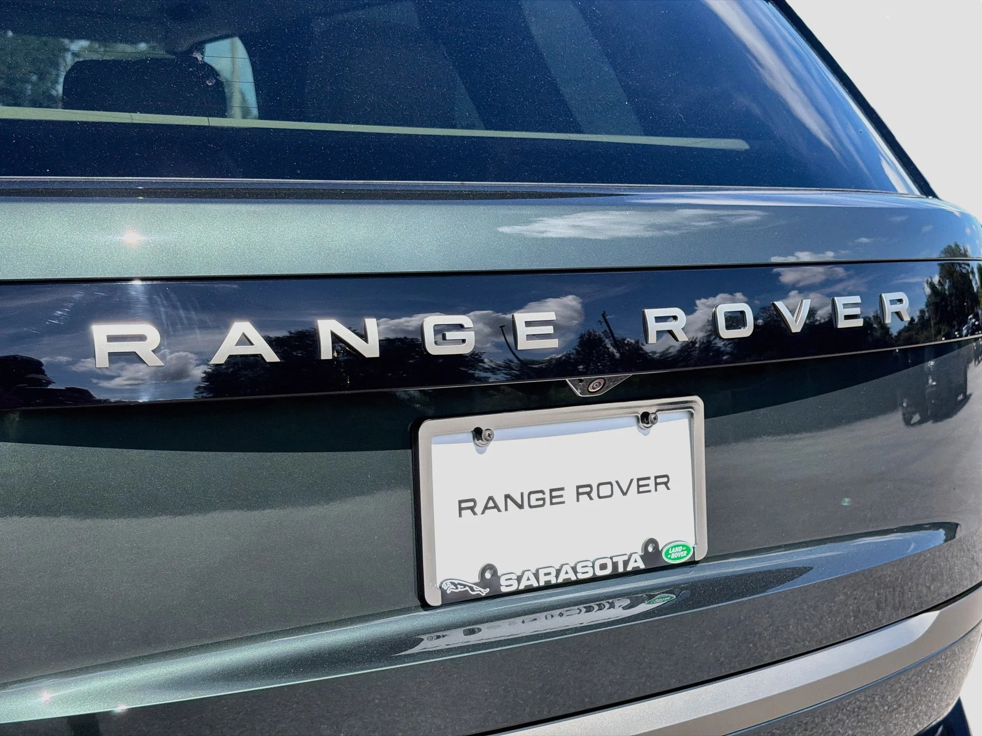 New 2026 Belgravia Green Land Rover SE image 11