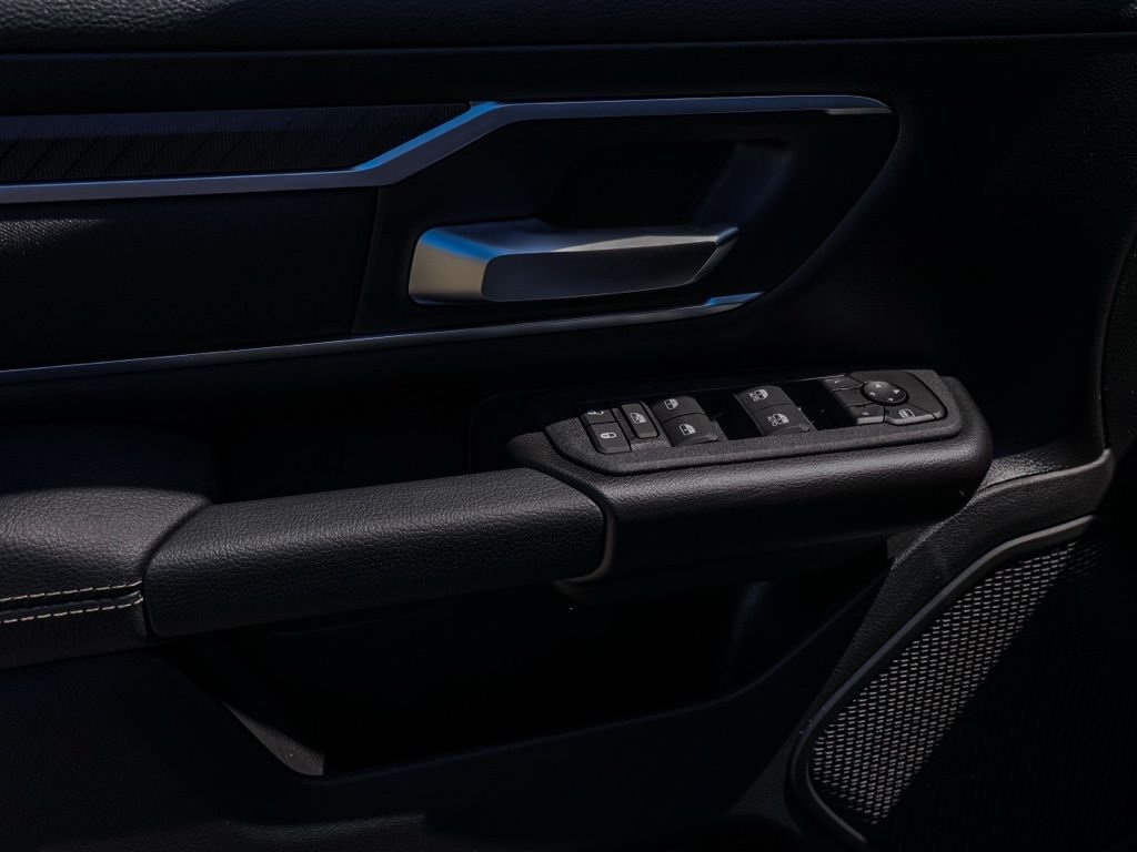 New 2026 Bright White Clear-Coat Exterior Paint RAM Big Horn Night Edition image 22