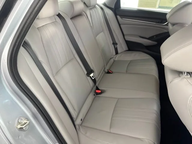 Used 2018  Honda Touring image 28