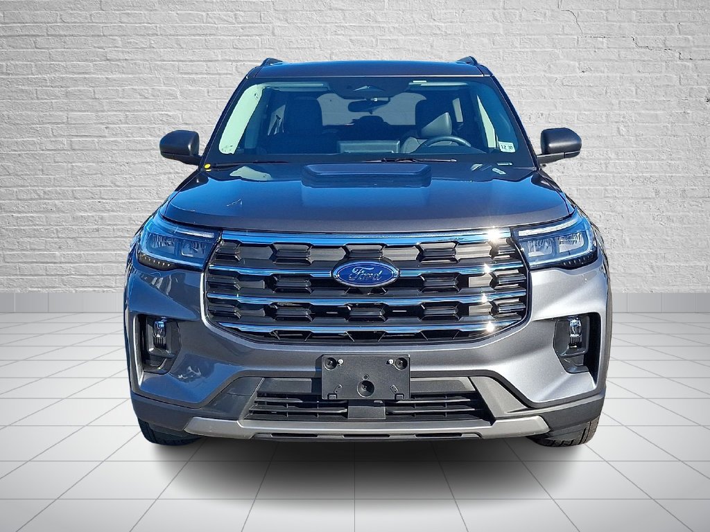 Used 2025 Gray Ford Active image 2