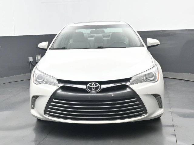 Used 2017 Blizzard Pearl Toyota XLE image 5
