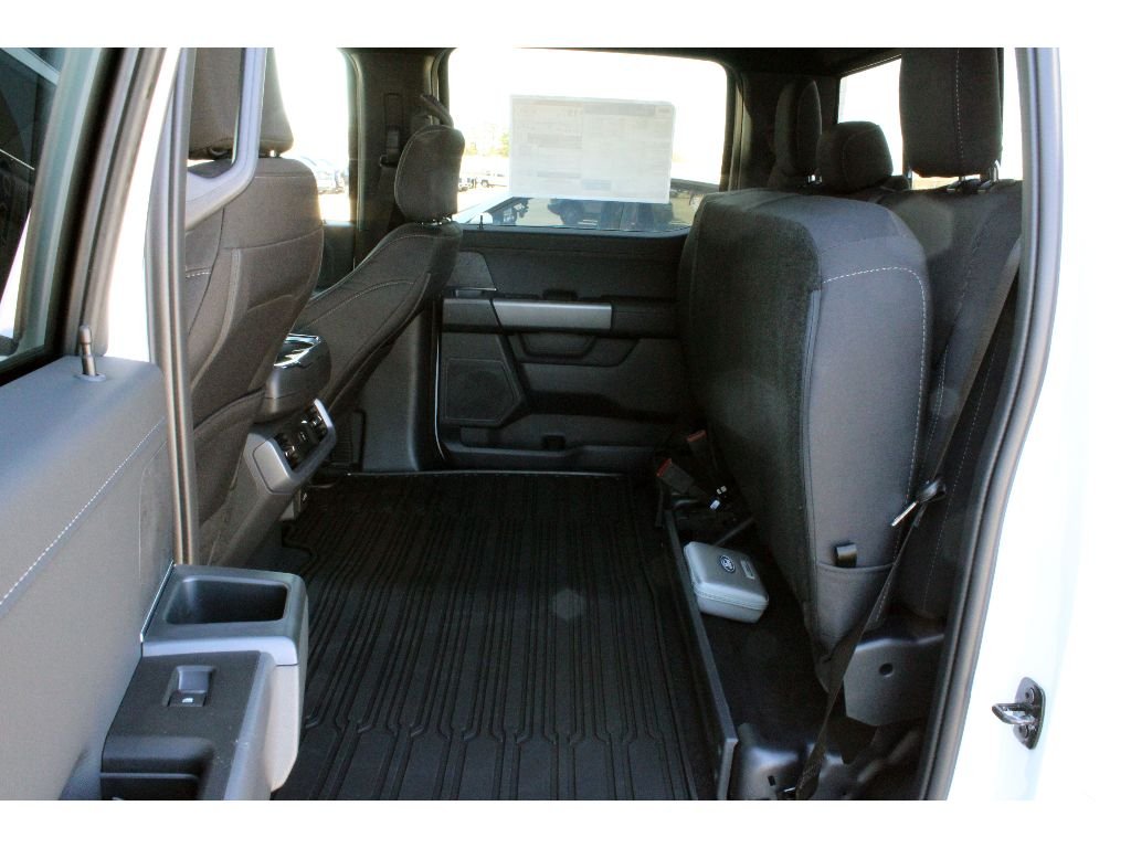 New 2026 Oxford White Ford XLT image 23