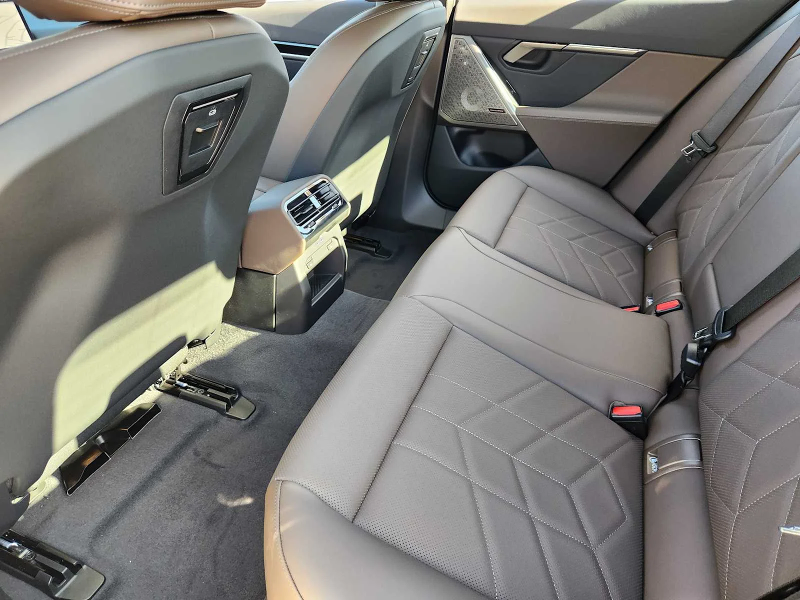 New 2026 Cape York Green Metallic BMW 530i image 7