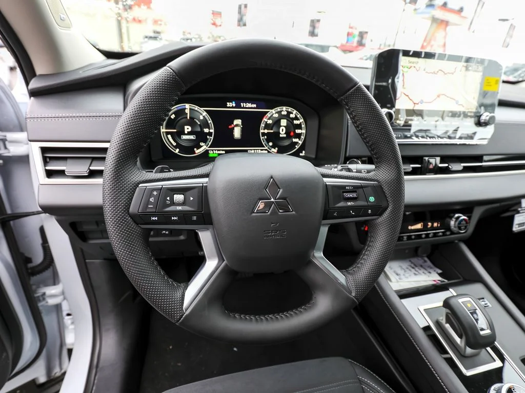 New 2025 White Diamond Mitsubishi SE image 17