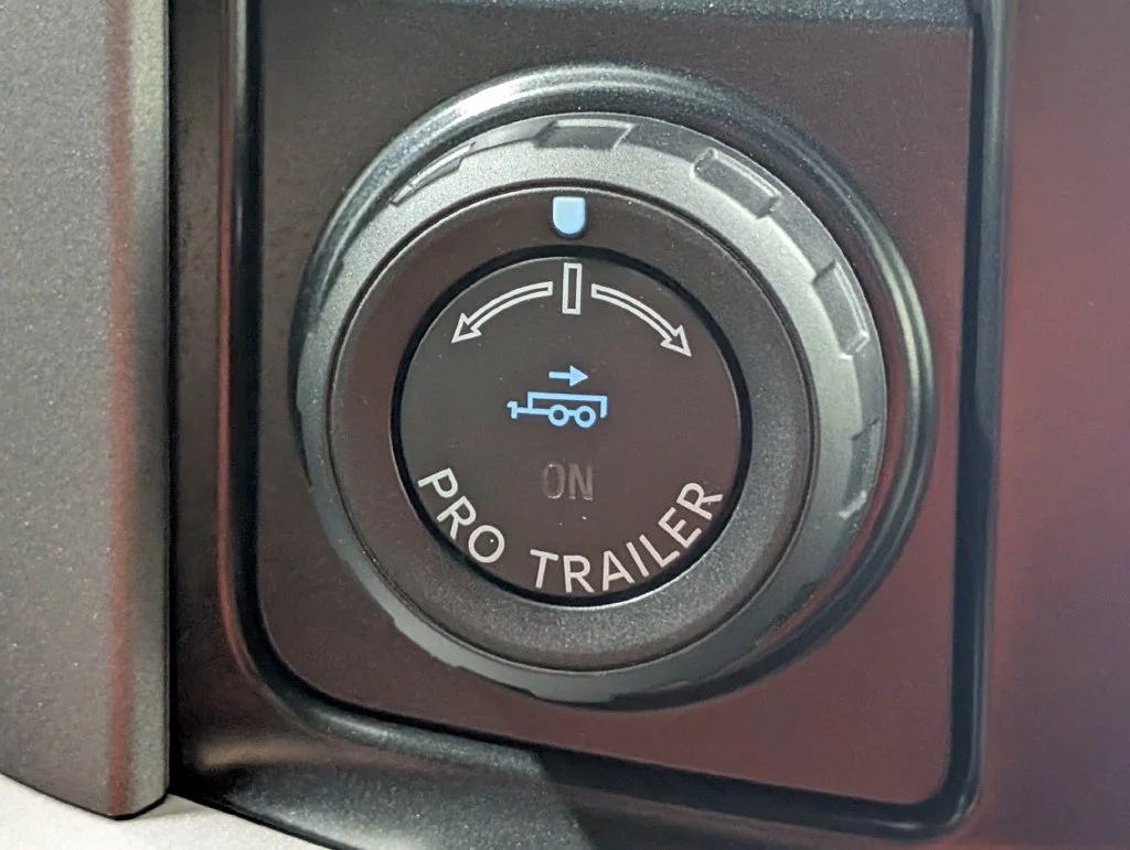 Certified Used 2023 Avalanche Ford XLT image 7