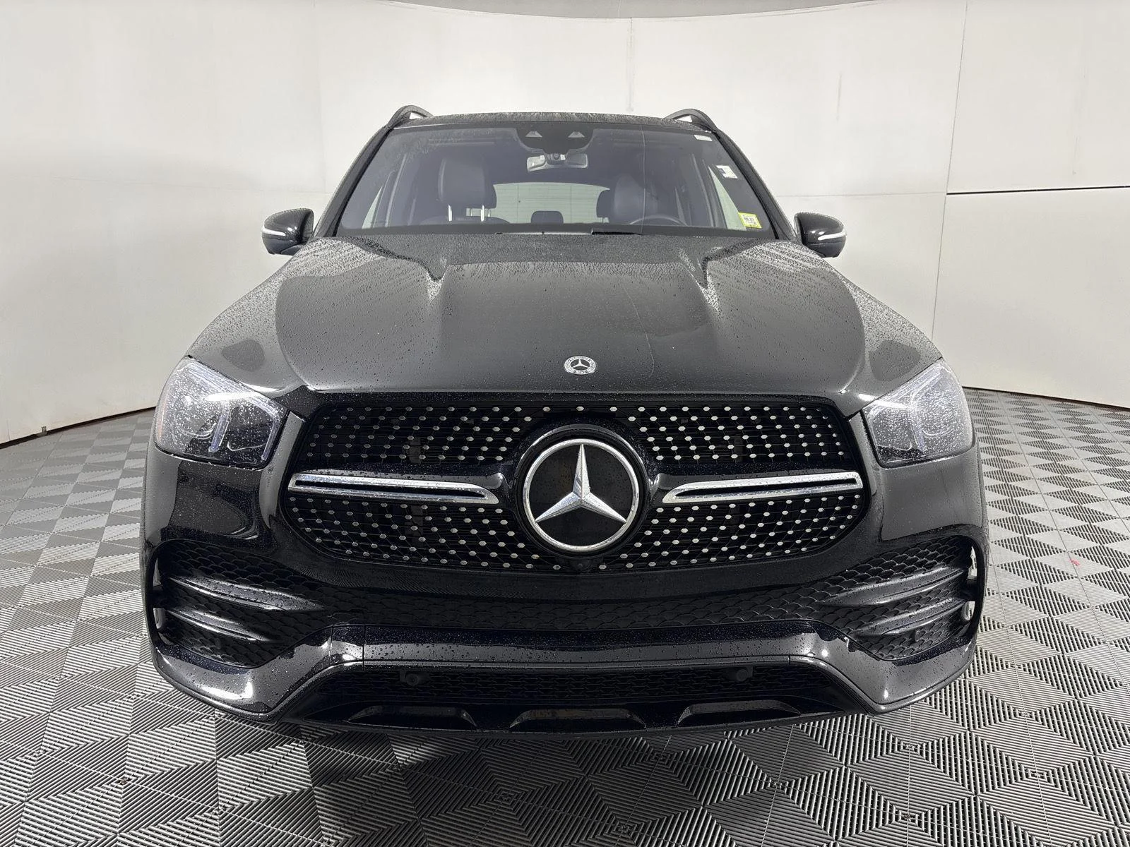 Used 2023  Mercedes-Benz GLE 450 image 2