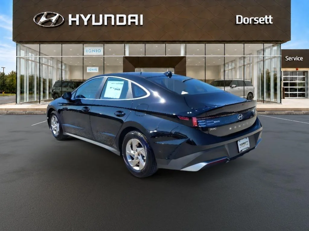 New 2026 Abyss Black Hyundai SE image 8