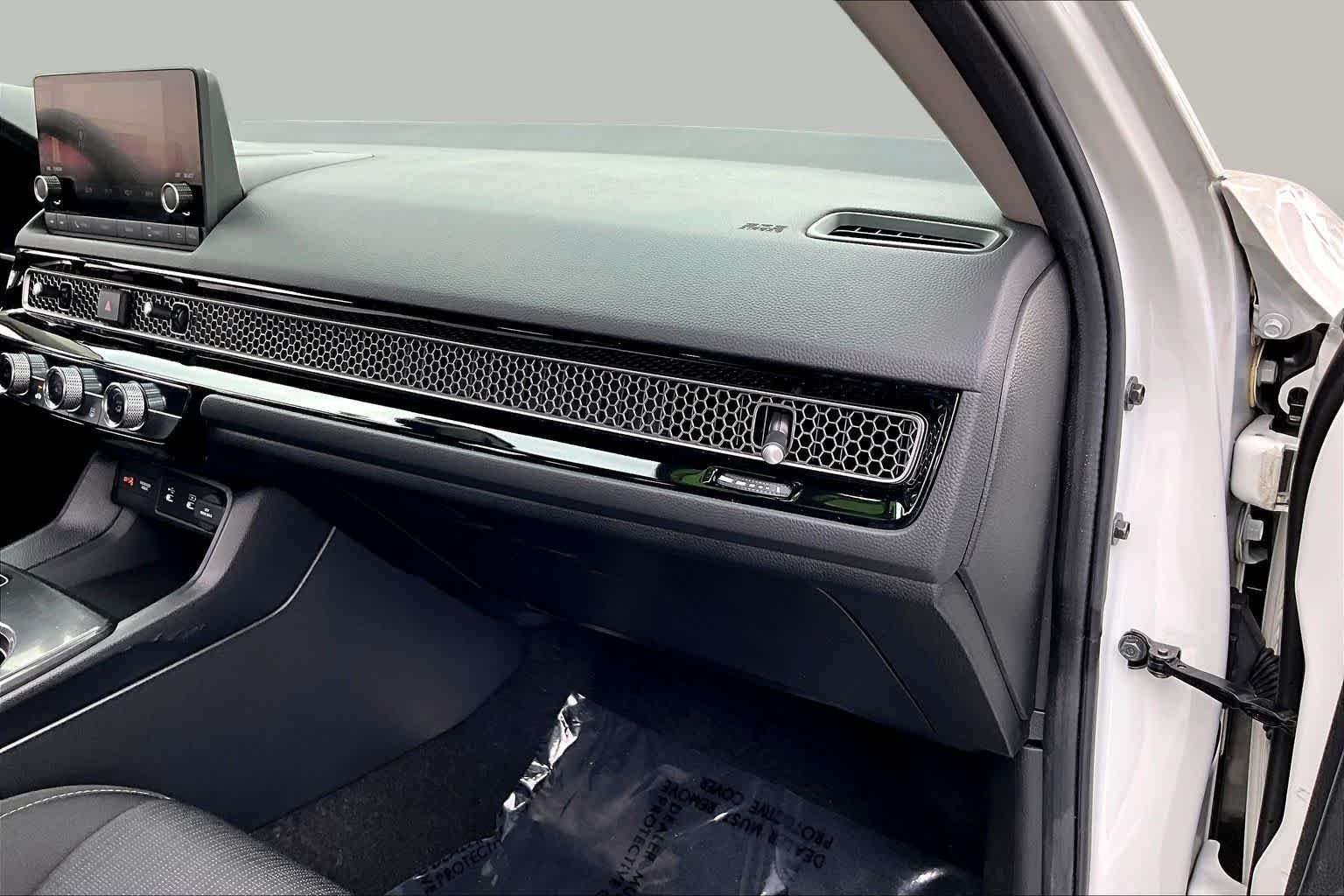 2025 Honda Civic LX - Photo 18
