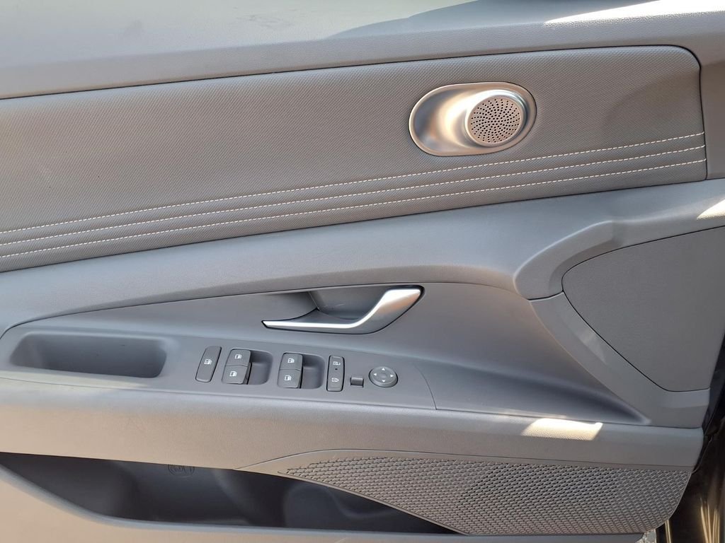 Used 2024 Gray Hyundai SEL image 18