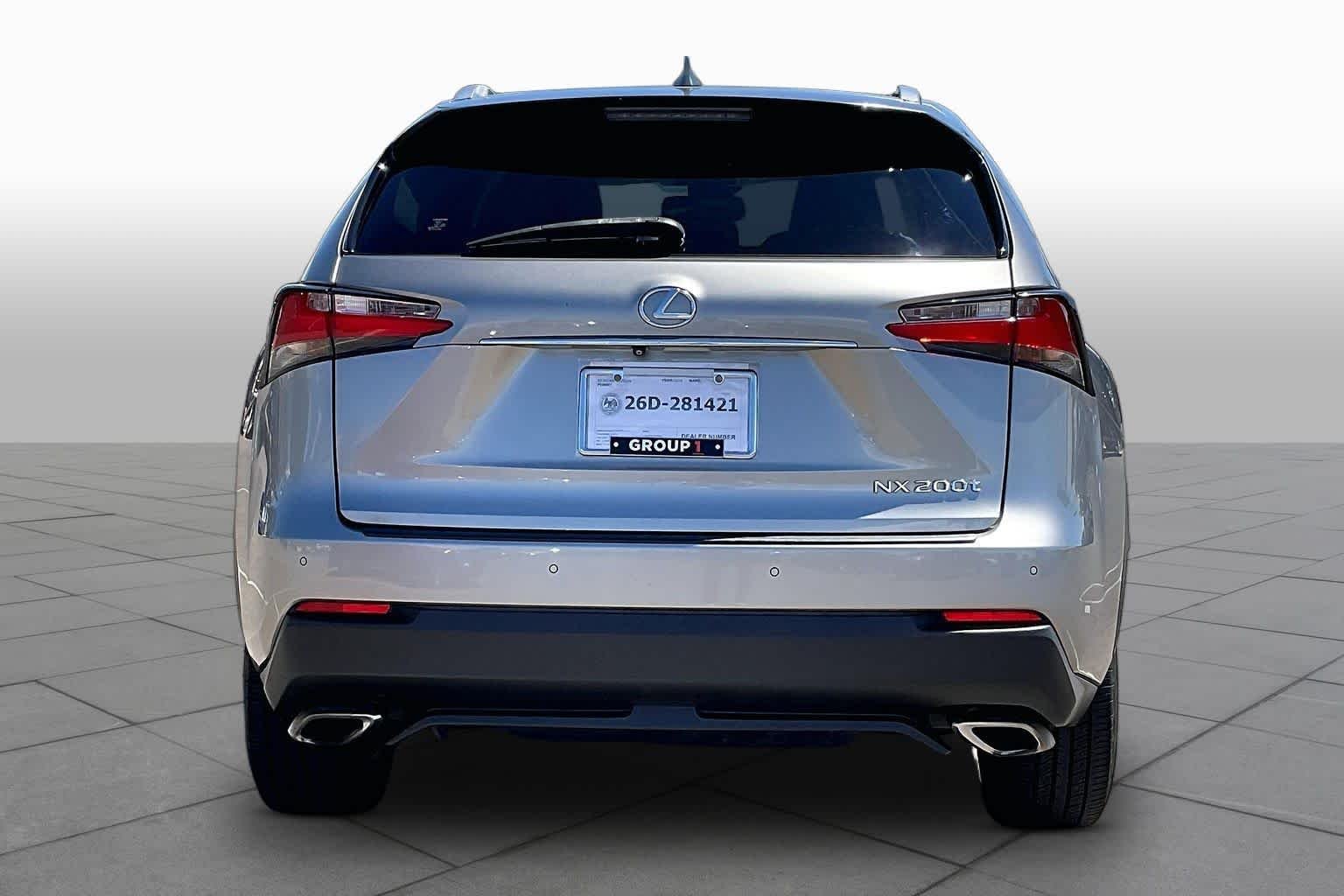 Used 2015 Atomic Silver Lexus  image 5