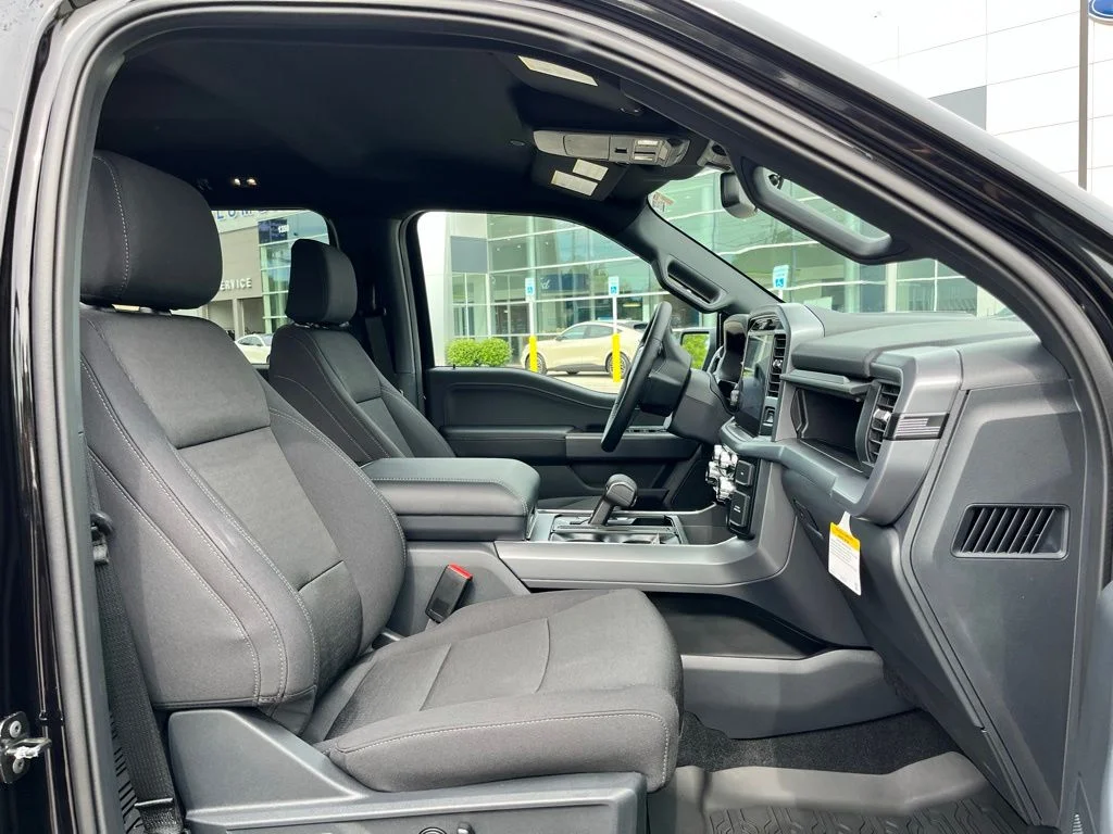 New 2026 Black Ford XLT image 7