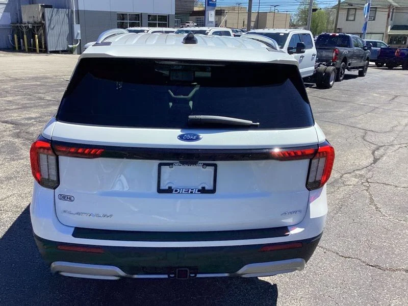 New 2026 White Ford Platinum image 8