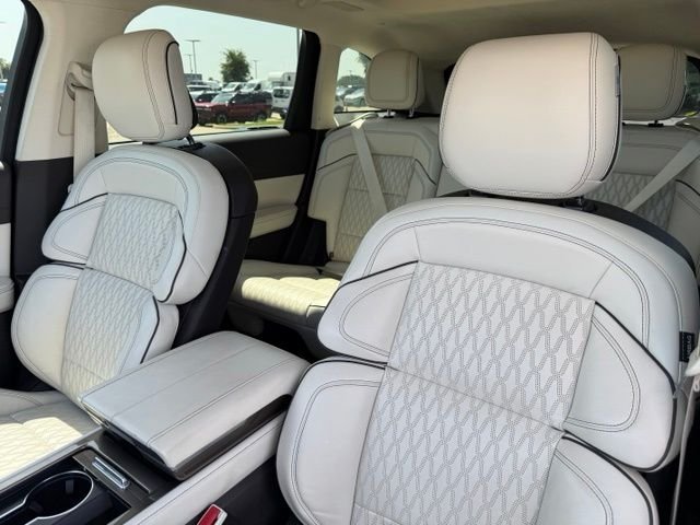 Used 2024 White Lincoln Black Label image 10