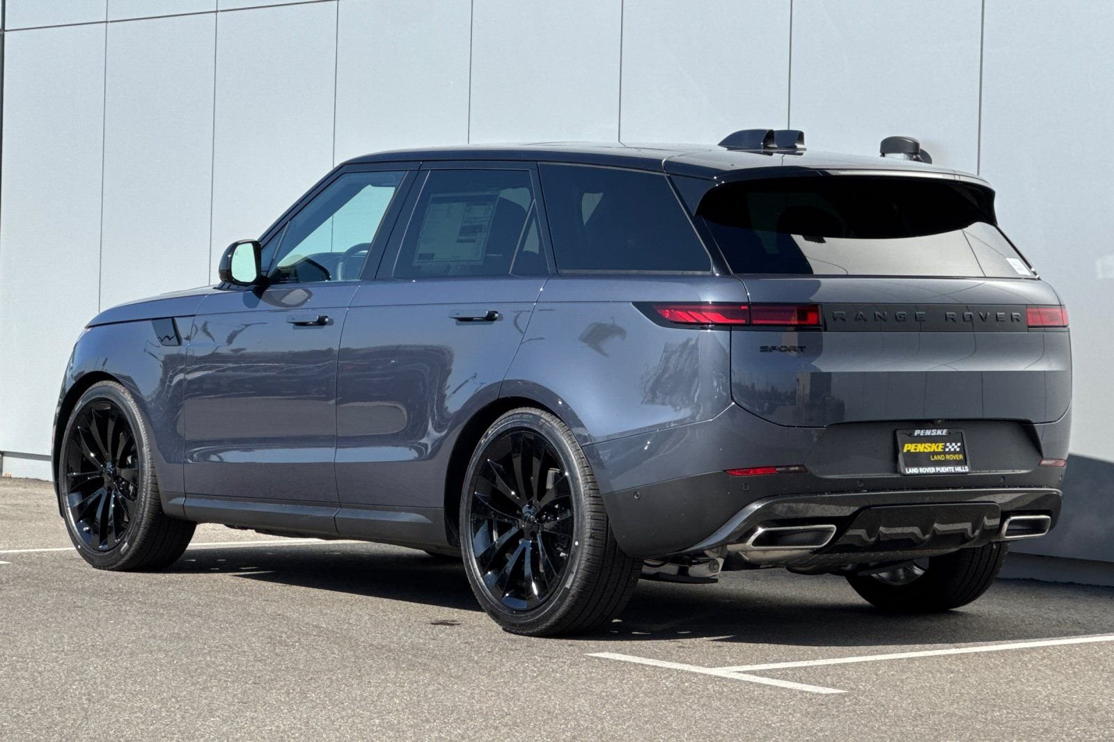 New 2026 Varesine Blue Land Rover SE image 3