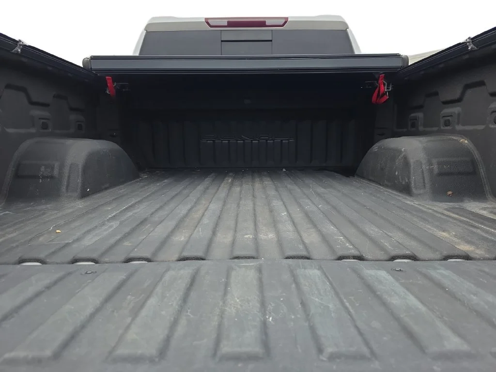 Used 2021 White GMC Denali image 33