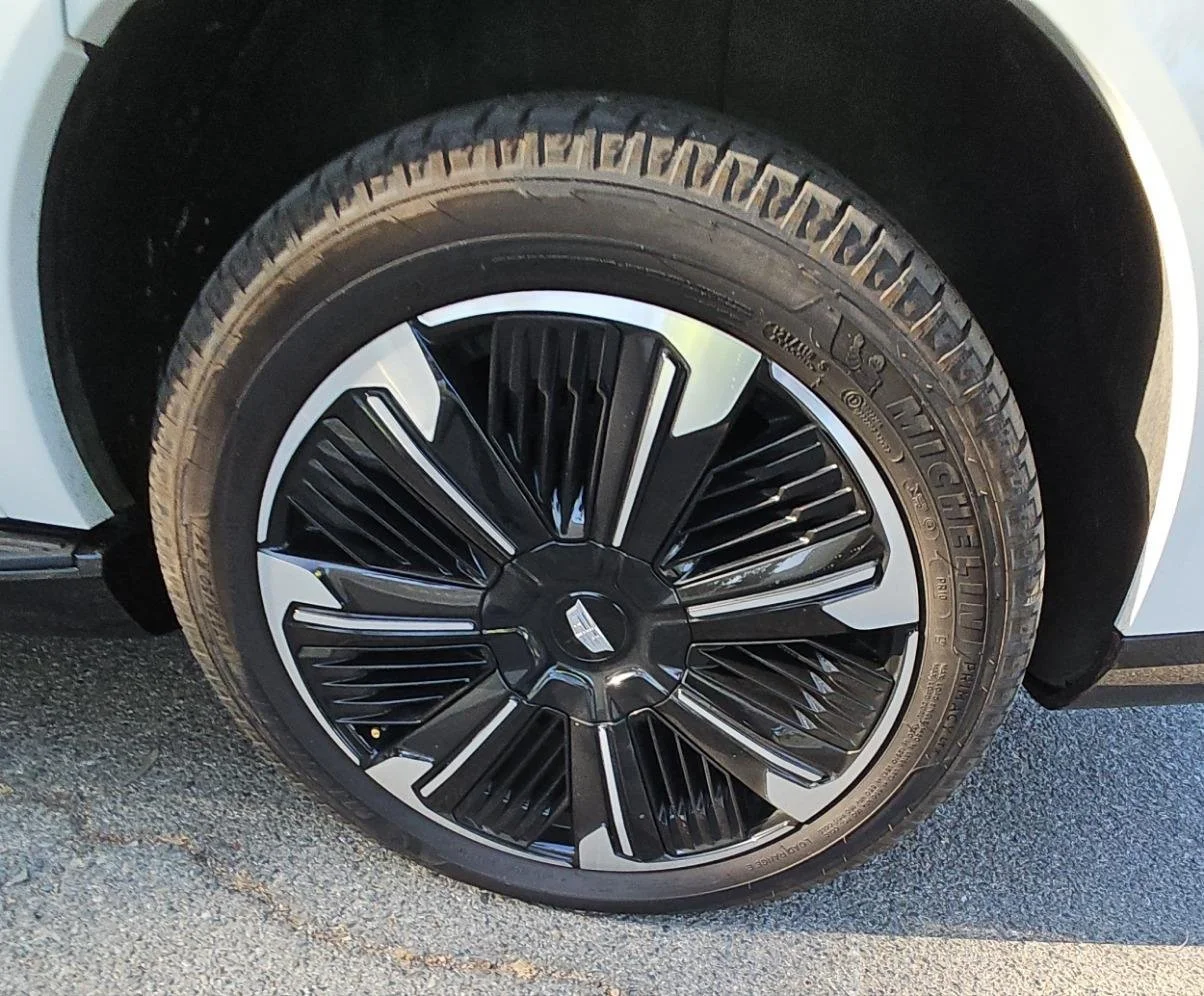 Used 2025 Summit White Cadillac Sport 1 image 18