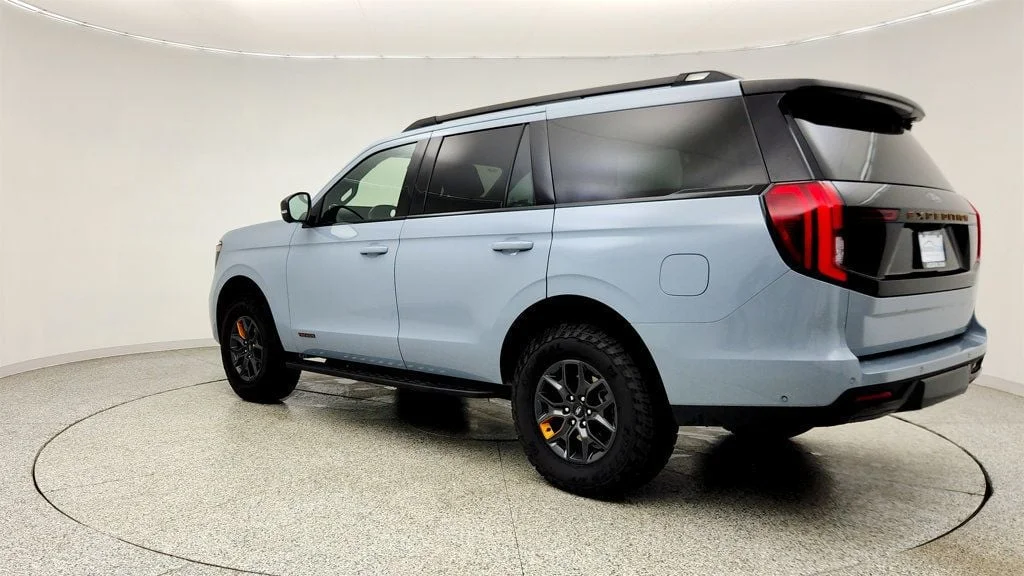 Used 2025 Glacier Gray Metallic TriCoat Ford Tremor 4x4 image 7