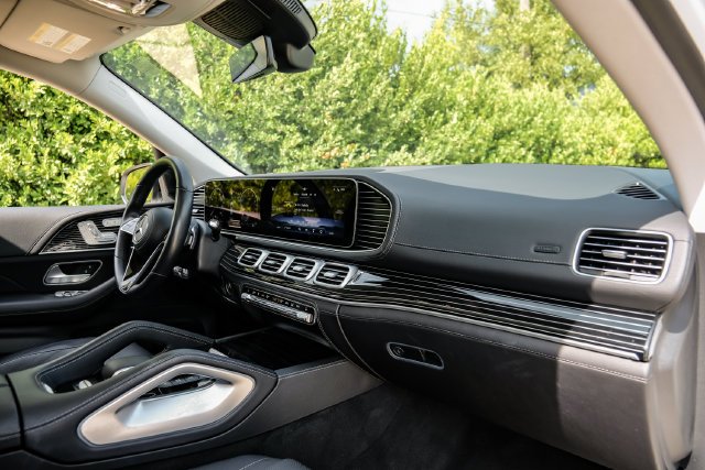 Used 2024 White Mercedes-Benz GLE 580 image 15