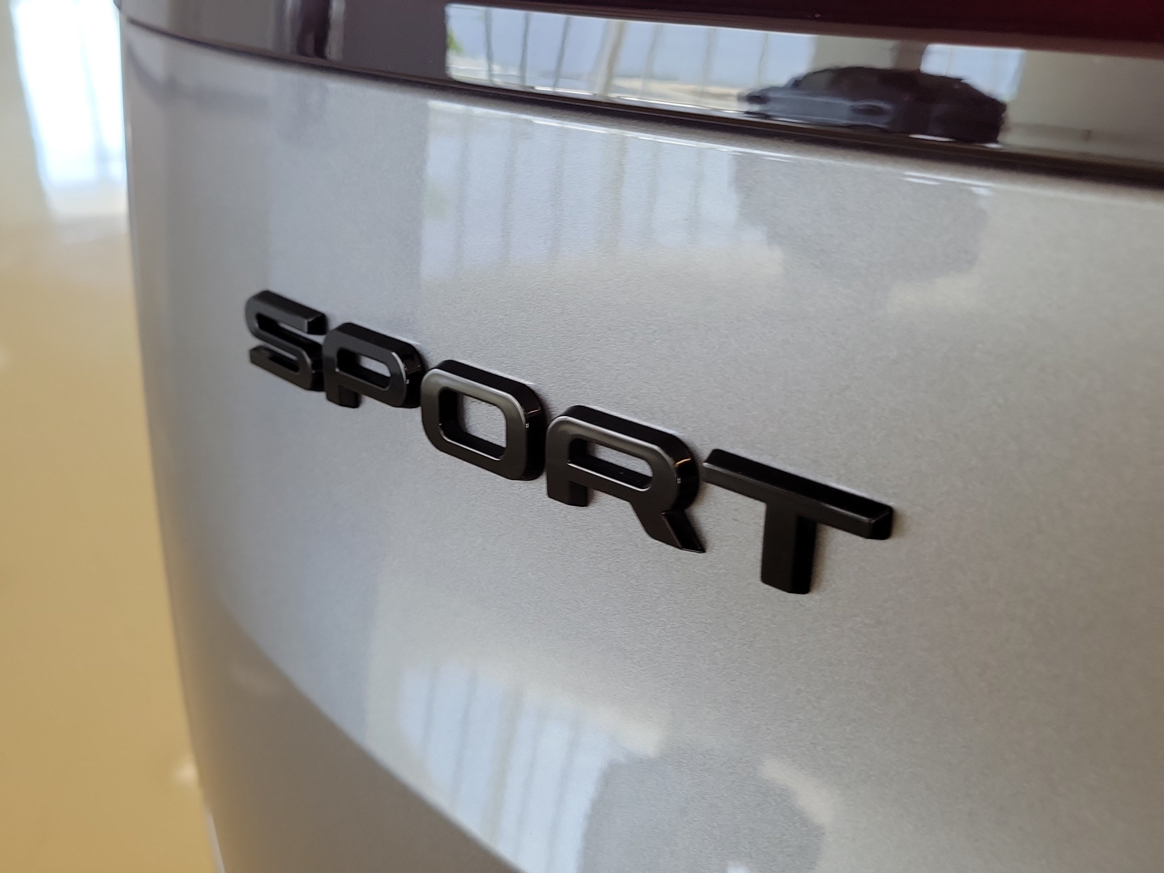 Used 2025 Eiger Grey Metallic Land Rover Dynamic SE image 10