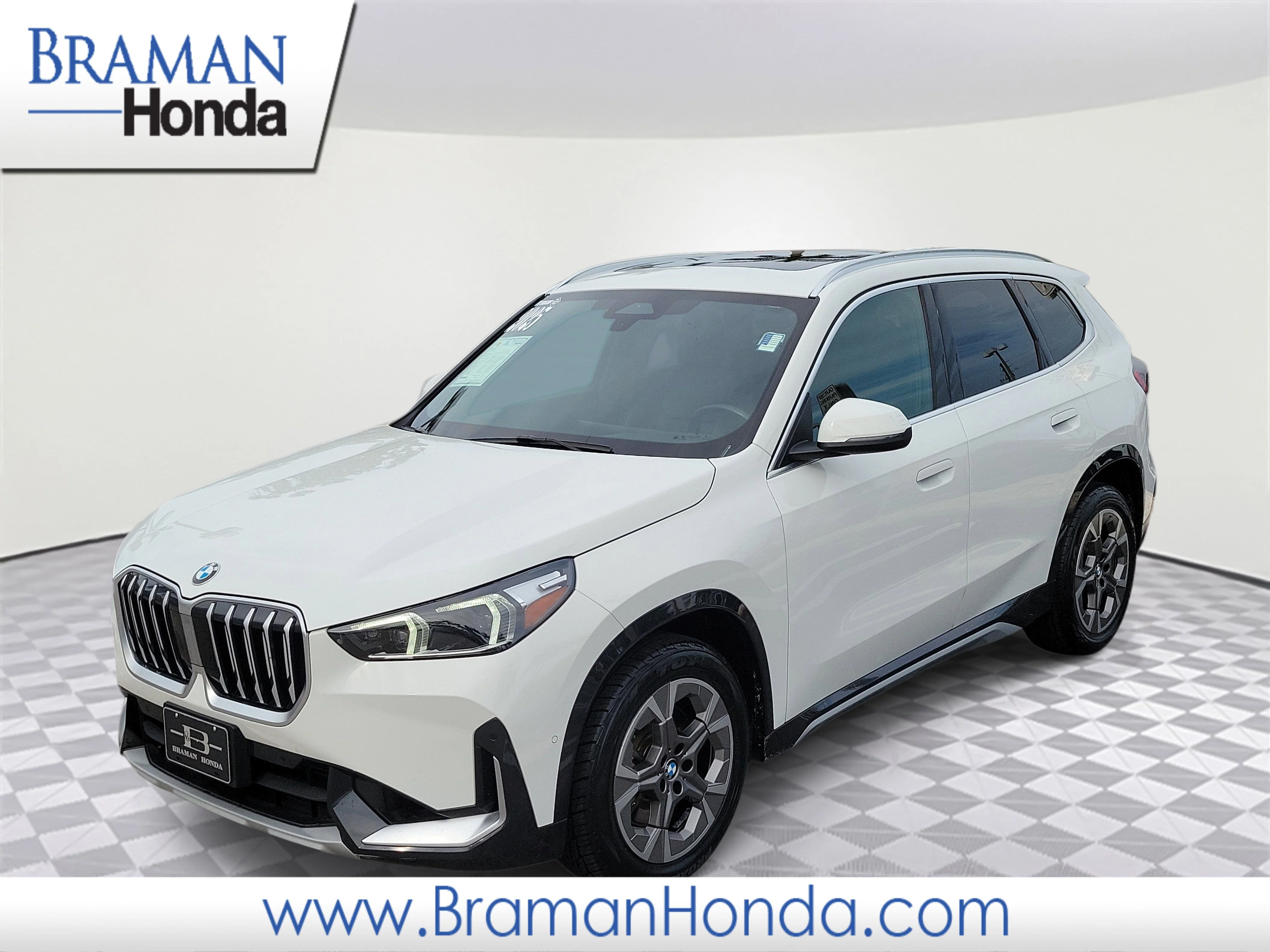 2025 BMW X1 xDrive28i's photo