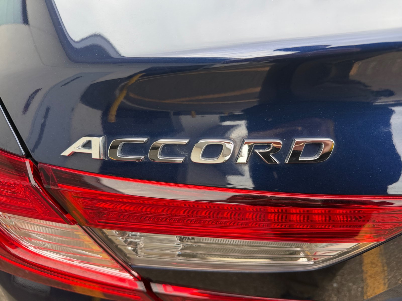 Used 2018 Blue Honda EX 1.5T image 43