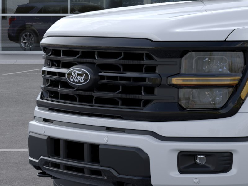 New 2026 Oxford White Ford XLT image 17