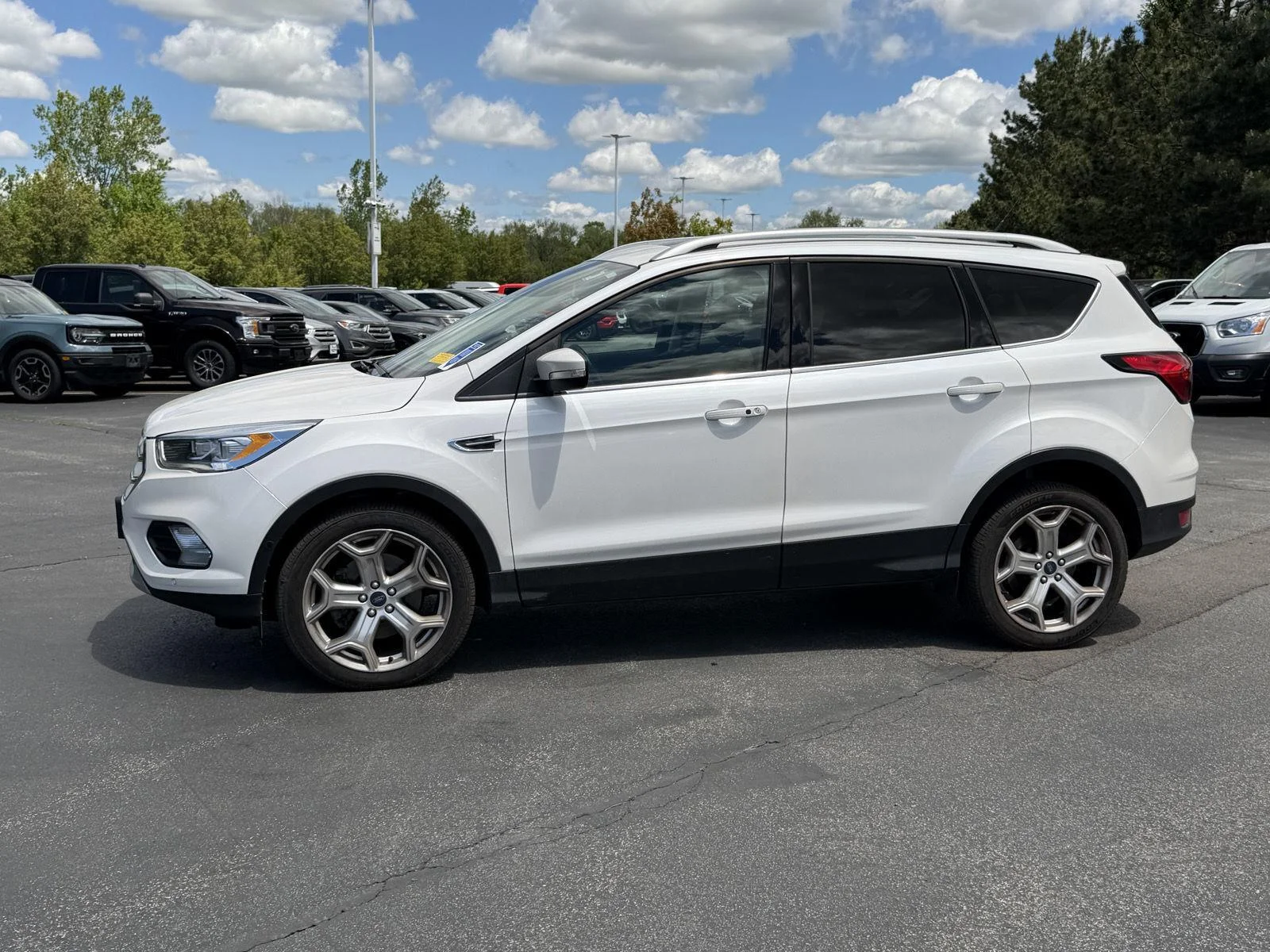 Used 2019 White Platinum Tri-Coat Metallic Ford Titanium image 4