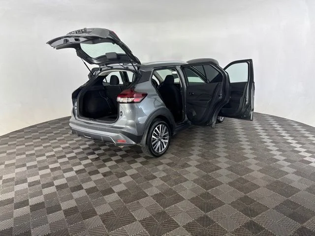 Used 2023 Gray Nissan SV image 14