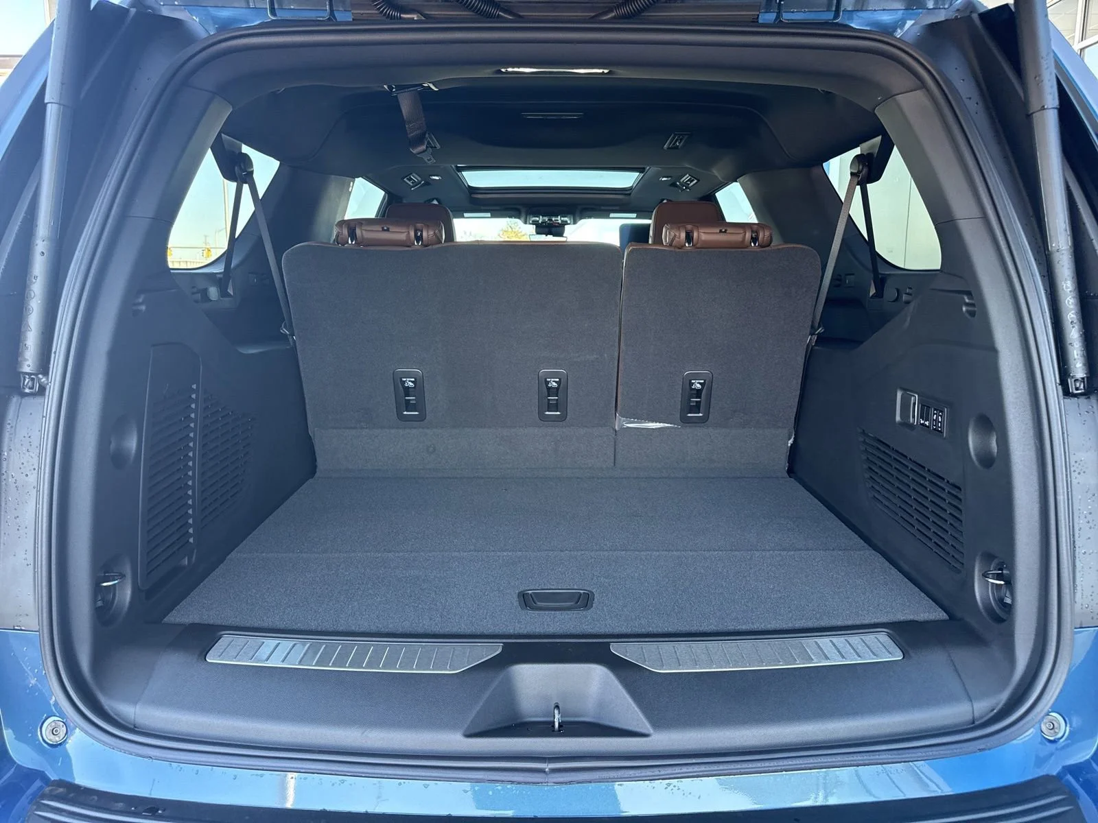 2026 Chevrolet Suburban High Country - Photo 11
