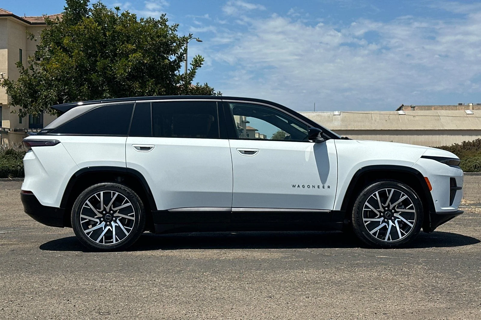 2025 Jeep Wagoneer S Limited - Photo 2
