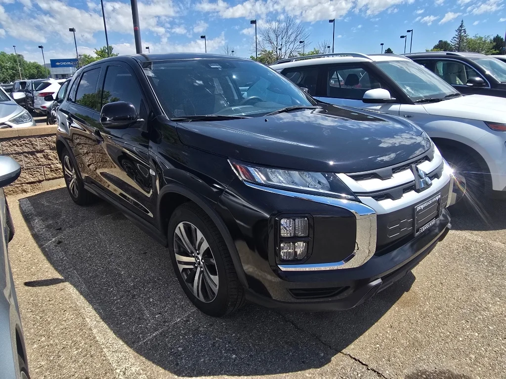 Used 2021 Labrador Black Metallic Mitsubishi LE image 15