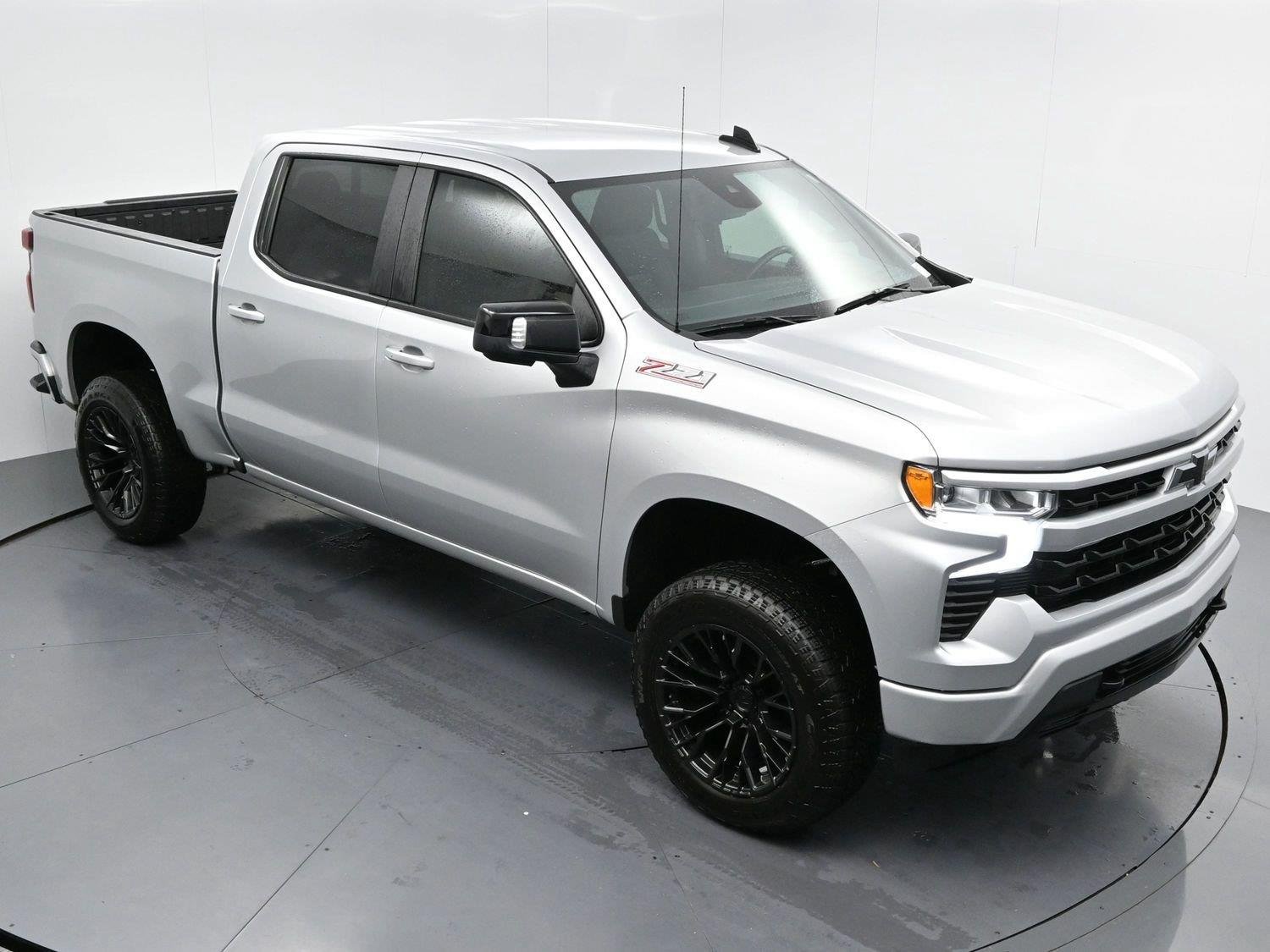 Used 2022 Silver Ice Metallic Chevrolet RST image 37