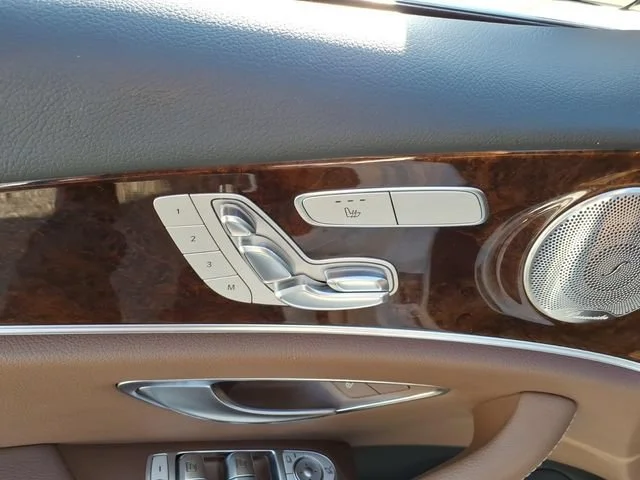 Used 2023 White Mercedes-Benz 4MATIC® image 20
