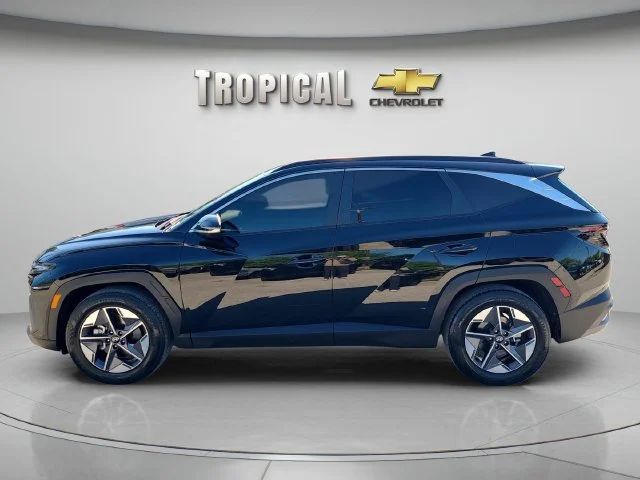 Used 2026 Black Hyundai SEL Premium image 2