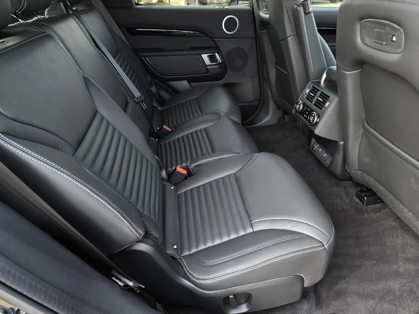 Certified Used 2025 Santorini Black Metallic Land Rover S image 27