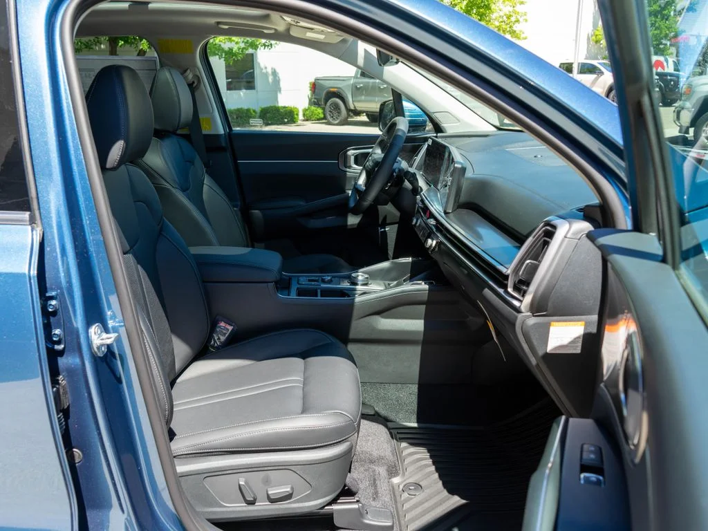 New 2026 Mineral Blue Kia EX image 10