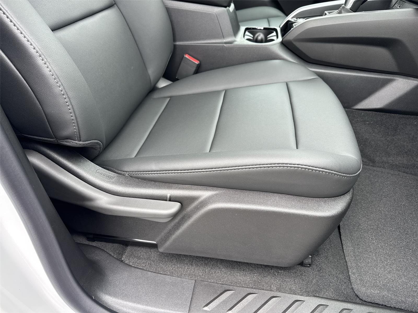 2026 Chevrolet Colorado LT - Photo 34