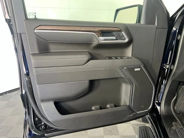 New 2026 Onyx Black GMC Elevation image 15