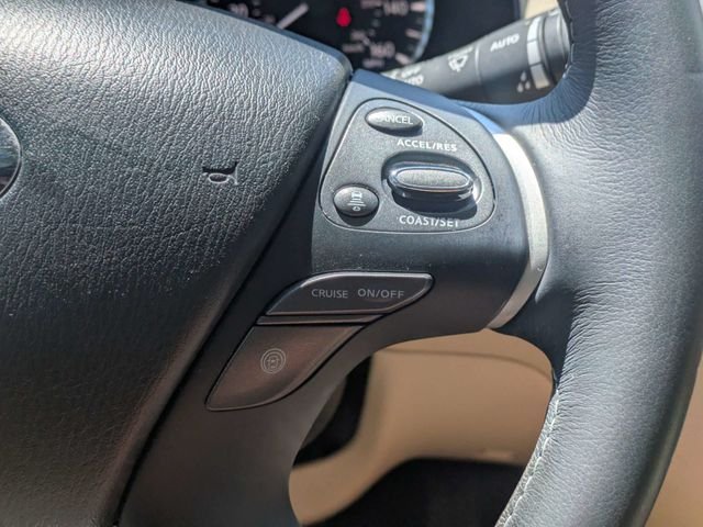 Used 2019 White INFINITI LUXE image 28