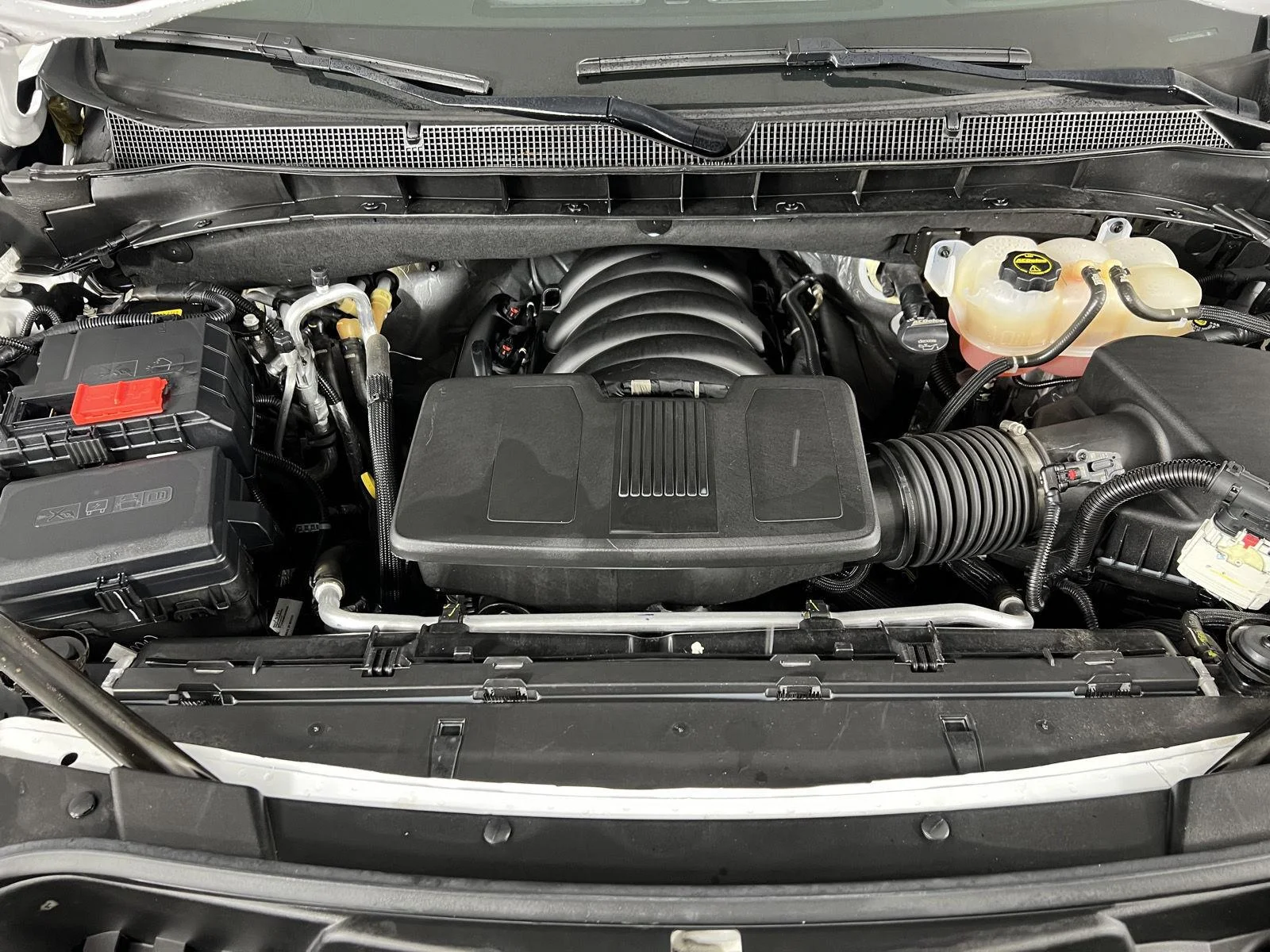 Used 2024 Summit White Chevrolet LS image 43