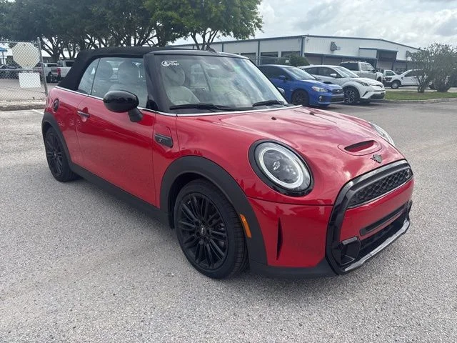 Used 2022 Red MINI Signature image 3