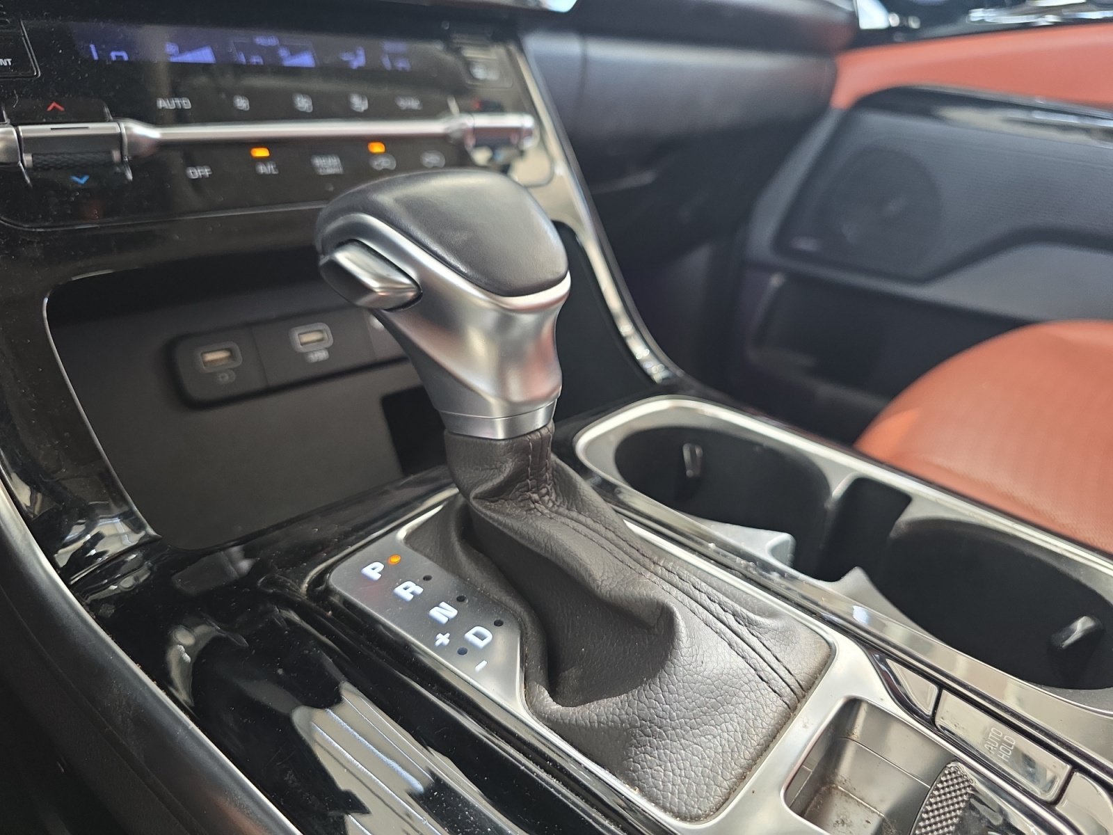 Certified Used 2024 Snow White Pearl Kia SX Prestige image 20