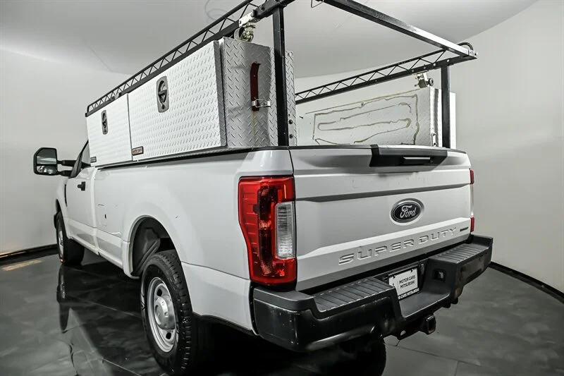 Used 2017 Oxford White Ford XL image 7