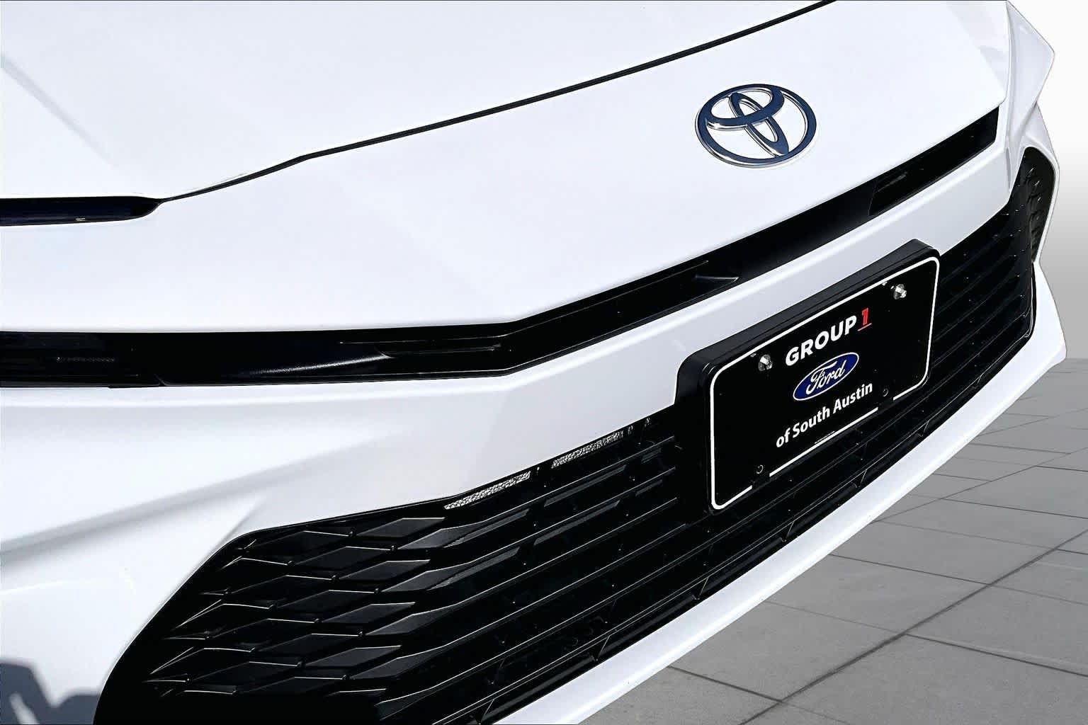 Certified Used 2025 Ice Toyota LE image 30