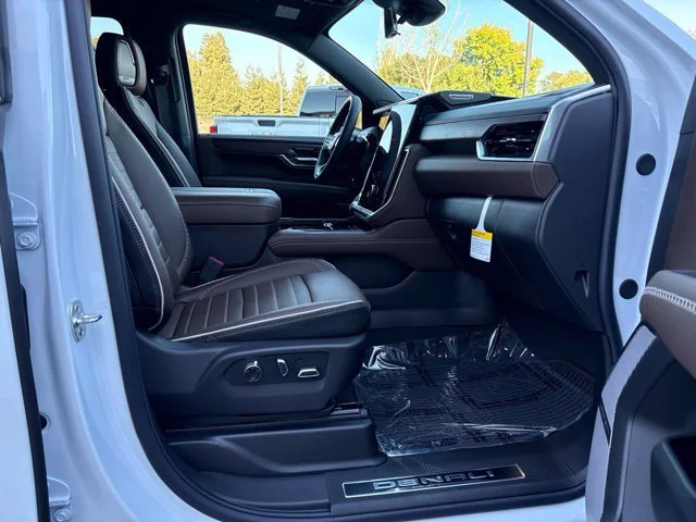 2026 GMC Yukon XL Denali Ultimate - Photo 15