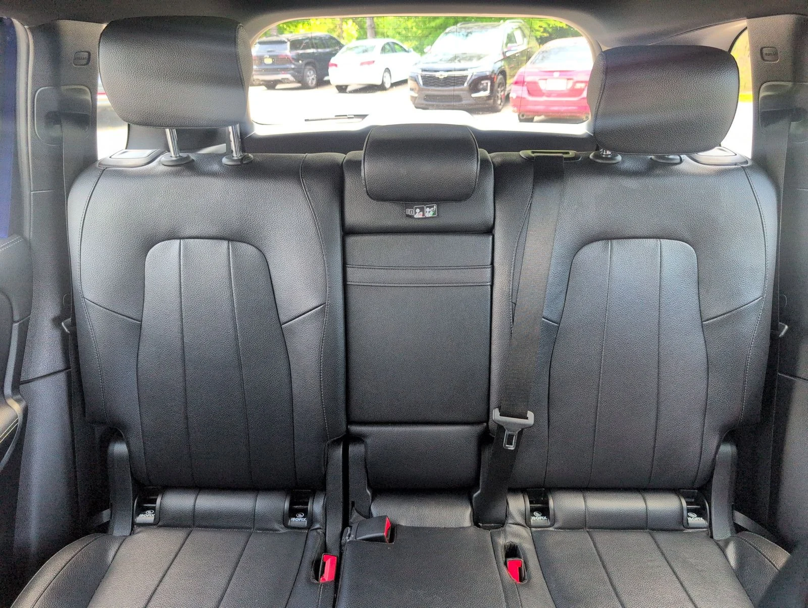 Used 2021 Blue Mercedes-Benz GLB 250 image 29