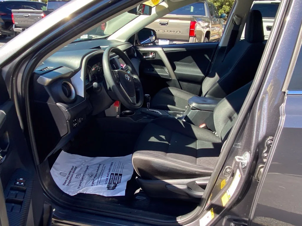 Used 2014 Gray Toyota XLE image 5