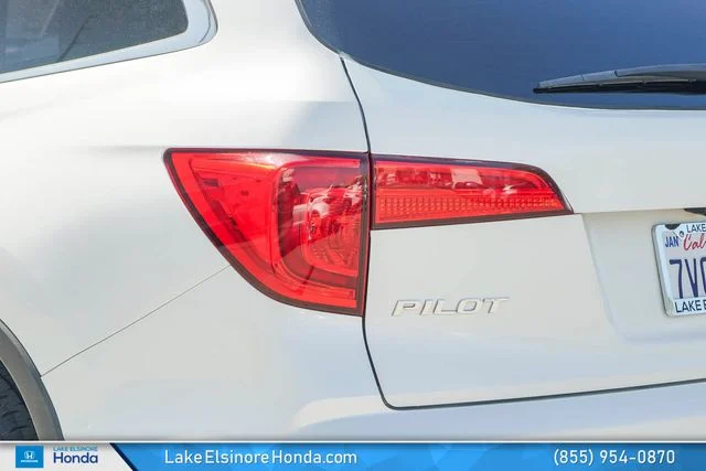Used 2017 White Diamond Pearl Honda EX-L image 12