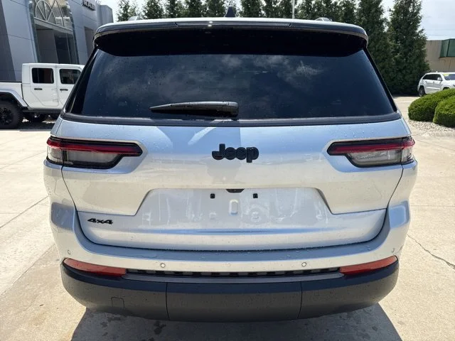 New 2026 Silver Jeep Altitude image 4