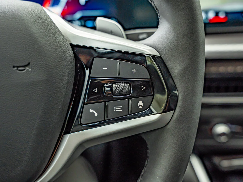 New 2026 Skyscraper Grey Metallic BMW 330i xDrive image 17